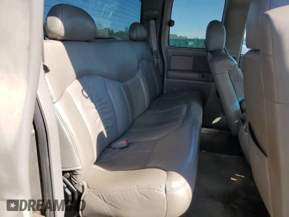 2000 Chevrolet Silverado 1500 LS with VIN 1GCEC19T1YZ332603, listed as a Copart auction lot 85930865 with 220,387 mi miles and Salvage title. Bid and sale history available at DreamBid. Image 10.