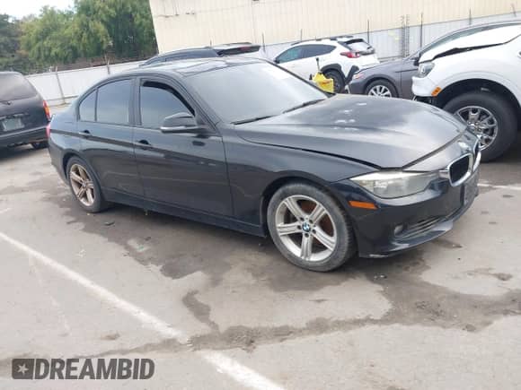 2013 BMW 3 Series 328i с VIN WBA3C1C53DF438450, выставлен на аукционе IAAI как лот 43520110 с пробегом 161 205 миль миль и . История ставок и продаж доступна на DreamBid. Изображение 1.