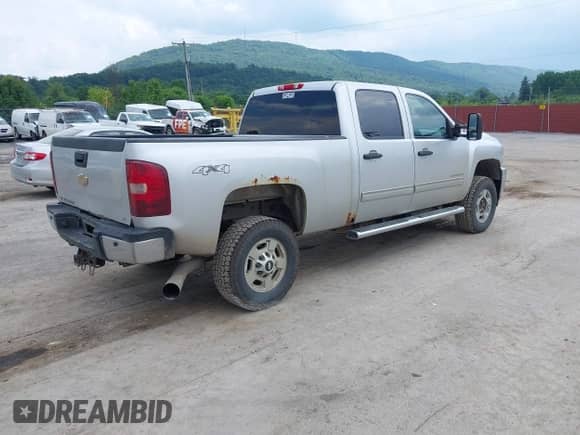 2011 Chevrolet Silverado 2500HD LT с VIN 1GC1KXC83BF125356, выставлен на аукционе IAAI как лот 42725133 с пробегом 244 277 миль миль и . История ставок и продаж доступна на DreamBid. Изображение 4.