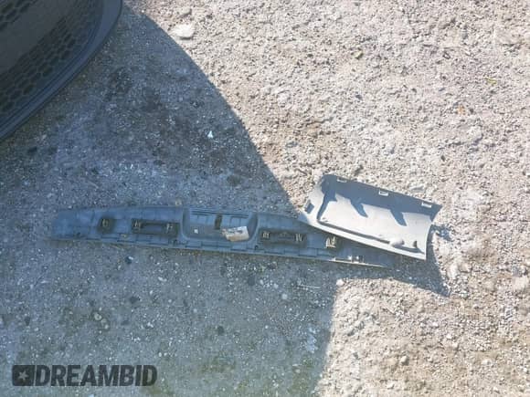 2005 Dodge Caravan SE z VIN 1D4GP24R25B422025, wystawiony jako IAAI lot #43221726 z przebiegiem 165 159 mil mil oraz . Historia ofert i sprzedaży dostępna na DreamBid. Obrazek 12.