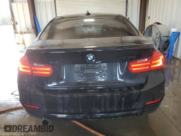 2015 BMW 3 Series 320i xDrive с VIN WBA3C3G5XFNT52602, выставлен на аукционе Copart как лот 87041135 с пробегом 84 234 миль миль и Списание • Salvage title. История ставок и продаж доступна на DreamBid. Изображение 6.