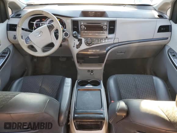 2011 Toyota Sienna SE with VIN 5TDXK3DC0BS150981, listed as a Copart auction lot 83873885 with 91,115 mi miles and Salvage title. Bid and sale history available at DreamBid. Image 8.