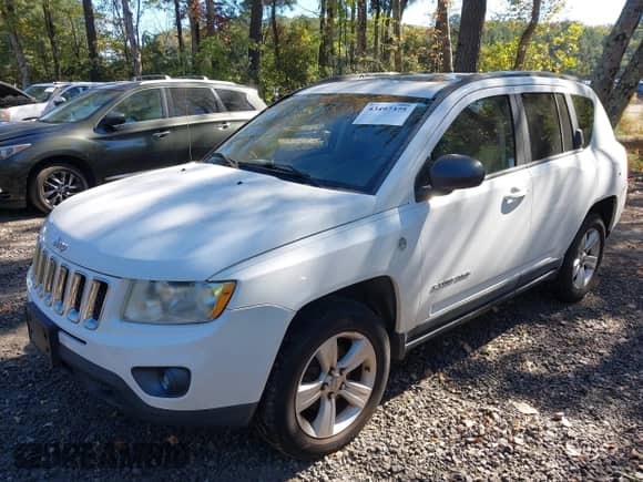 2011 Jeep Compass Limited с VIN 1J4NF5FB3BD158302, выставлен на аукционе IAAI как лот 43497375 с пробегом 153 803 миль миль и . История ставок и продаж доступна на DreamBid. Изображение 2.