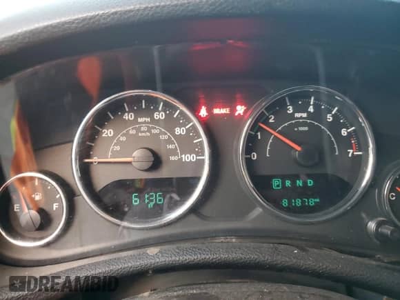 2015 Jeep Wrangler Rubicon z VIN 1C4HJWCG9FL527781, wystawiony jako Copart lot #80709124 z przebiegiem 81 878 mil mil oraz Szkoda całkowita • Salvage title. Historia ofert i sprzedaży dostępna na DreamBid. Obrazek 9.