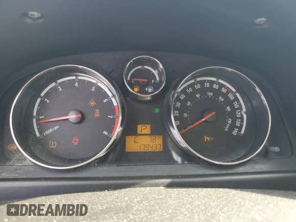 2008 Saturn VUE XE z VIN 3GSCL33P68S680929, wystawiony jako Copart lot #78702064 z przebiegiem 179 437 mil mil oraz Nie do naprawy • Non repairable. Historia ofert i sprzedaży dostępna na DreamBid. Obrazek 9.