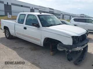 2005 Chevrolet Silverado 1500 LS z VIN 1GCEC19T55Z123621, wystawiony jako IAAI lot #43442155 z przebiegiem 235 662 mil mil oraz . Historia ofert i sprzedaży dostępna na DreamBid. Obrazek 1.