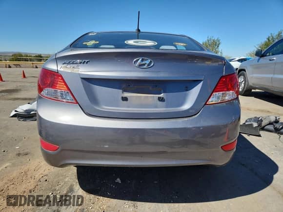 2014 Hyundai Accent GLS z VIN KMHCT4AE1EU716293, wystawiony jako Copart lot #85073165 z przebiegiem 49 580 mil mil oraz Czysty tytuł • Clean title. Historia ofert i sprzedaży dostępna na DreamBid. Obrazek 6.