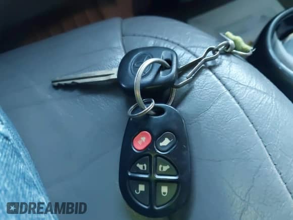 2004 Toyota Sienna XLE z VIN 5TDZA22C34S165888, wystawiony jako IAAI lot #43434586 z przebiegiem 238 214 mil mil oraz . Historia ofert i sprzedaży dostępna na DreamBid. Obrazek 11.