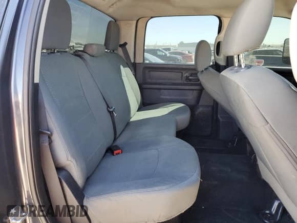 2016 Ram 1500 Tradesman z VIN 1C6RR7SM0GS173190, wystawiony jako Copart lot #49569325 z przebiegiem 276 451 mil mil oraz Szkoda całkowita • Salvage title. Historia ofert i sprzedaży dostępna na DreamBid. Obrazek 10.