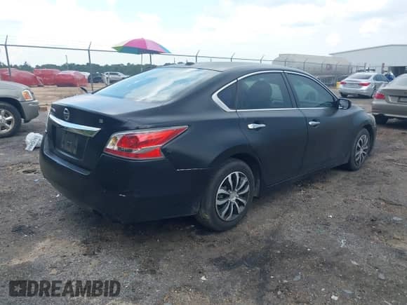 2015 Nissan Altima SL with VIN 1N4AL3APXFN898763, listed as a IAAI auction lot 42976707 with 225,416 mi miles and . Bid and sale history available at DreamBid. Image 4.