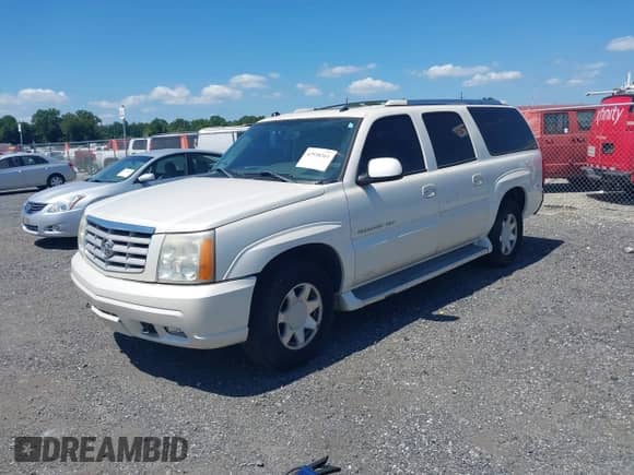 2005 Cadillac Escalade ESV with VIN 3GYFK66NX5G144033, listed as a IAAI auction lot 42938261 with 112,832 mi miles and . Bid and sale history available at DreamBid. Image 2.