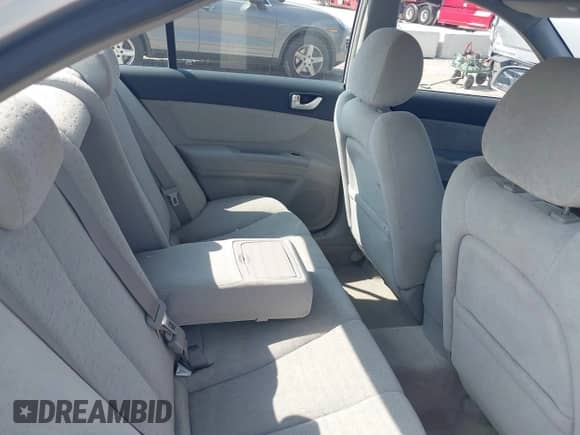 2006 Hyundai Sonata GLS z VIN 5NPEU46F16H045604, wystawiony jako IAAI lot #43003954 z przebiegiem 155 411 mil mil oraz . Historia ofert i sprzedaży dostępna na DreamBid. Obrazek 8.