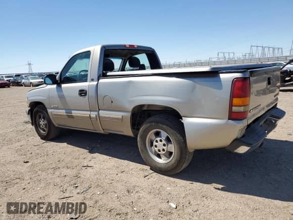 2000 Chevrolet Silverado 1500 LS with VIN 1GCEC14W6YZ253008, listed as a Copart auction lot 56347145 with 376,076 mi miles and Salvage title. Bid and sale history available at DreamBid. Image 2.