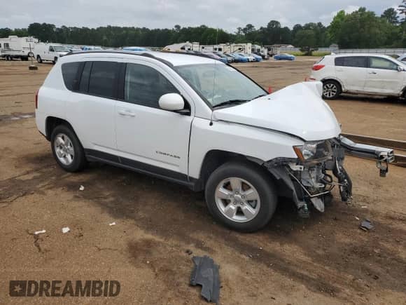 2016 Jeep Compass Latitude with VIN 1C4NJCEBXGD651394, listed as a Copart auction lot 54267375 with 110,113 mi miles and Salvage title. Bid and sale history available at DreamBid. Image 4.