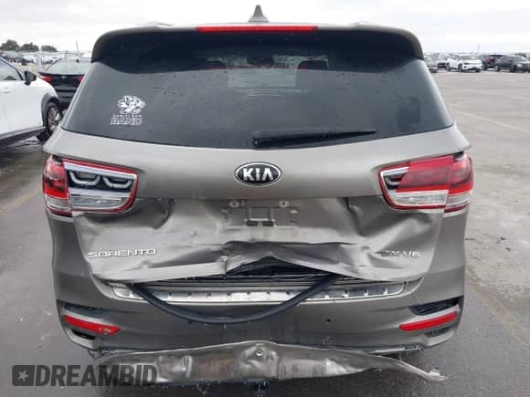 2017 Kia Sorento SXL z VIN 5XYPK4A50HG314022, wystawiony jako IAAI lot #41340327 z przebiegiem 97 130 mil mil oraz . Historia ofert i sprzedaży dostępna na DreamBid. Obrazek 6.