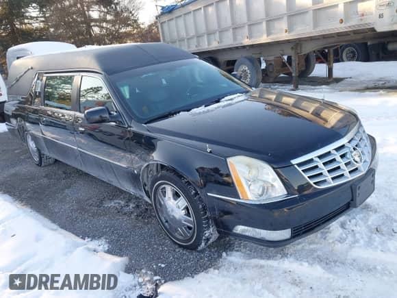 2006 Cadillac DTS Professional with VIN 1GEEH06Y76U500435, listed as a IAAI auction lot 41398531 with 50,205 mi miles and . Bid and sale history available at DreamBid. Image 1.