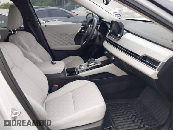 2024 Mitsubishi Outlander SEL with VIN JA4J3WA88RZ057293, listed as a IAAI auction lot 42035645 with 14,470 mi miles and . Bid and sale history available at DreamBid. Image 5.