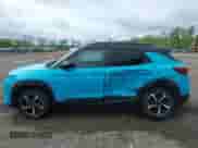 2022 Chevrolet TrailBlazer RS z VIN KL79MUSL2NB047324, wystawiony jako IAAI lot #42162915 z przebiegiem 59 318 mil mil oraz . Historia ofert i sprzedaży dostępna na DreamBid. Obrazek 14.