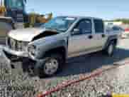 2006 Chevrolet Colorado 3LT z VIN 1GCDS136368227484, wystawiony jako Copart lot #52437455 z przebiegiem 131 457 mil mil oraz Szkoda całkowita • Salvage title. Historia ofert i sprzedaży dostępna na DreamBid. Obrazek 1.