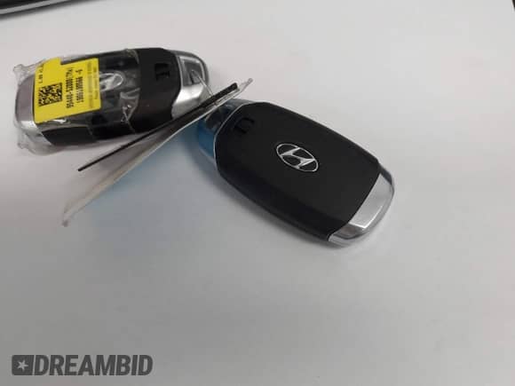 2019 Hyundai Tucson SE z VIN KM8J2CA49KU958921, wystawiony jako IAAI lot #42322518 z przebiegiem Nie podano mil oraz . Historia ofert i sprzedaży dostępna na DreamBid. Obrazek 11.