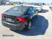 2015 Volvo S60 T5 Premier с VIN YV1612TK4F2356751, выставлен на аукционе IAAI как лот 41666654 с пробегом Не указан миль и . История ставок и продаж доступна на DreamBid. Изображение 4.