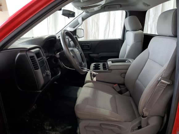 2014 Chevrolet Silverado 1500 Work Truck z VIN 1GCNCPEC3EZ327827, wystawiony jako Copart lot #56360095 z przebiegiem 233 639 mil mil oraz Czysty tytuł • Clean title. Historia ofert i sprzedaży dostępna na DreamBid. Obrazek 7.