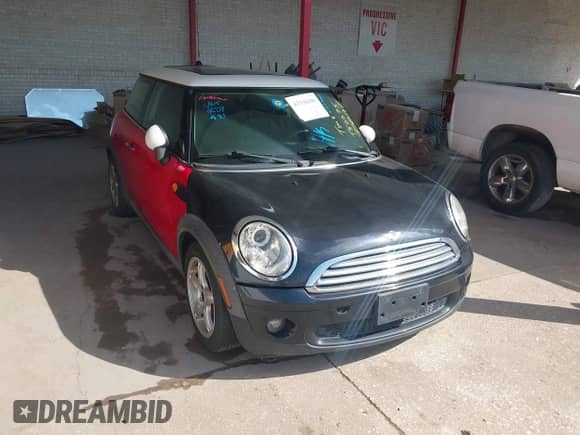 2007 MINI Hardtop с VIN WMWMF33557TT50075, выставлен на аукционе IAAI как лот 43336306 с пробегом 149 555 миль миль и . История ставок и продаж доступна на DreamBid. Изображение 1.