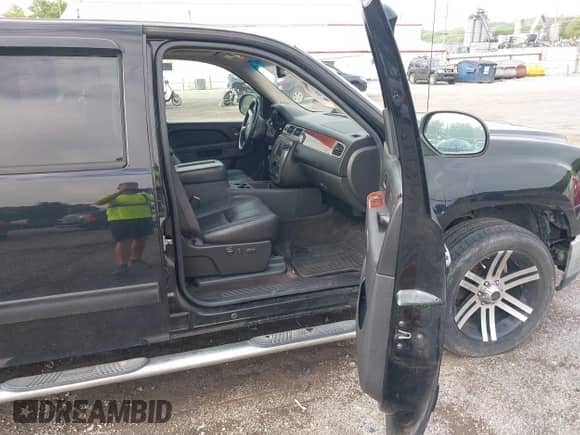 2010 GMC Sierra 1500 SLT with VIN 3GTRKWE21AG254943, listed as a IAAI auction lot 42966135 with 30,690 mi miles and . Bid and sale history available at DreamBid. Image 5.