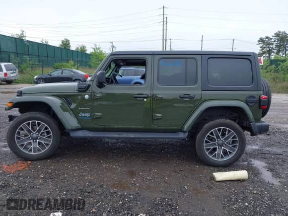 2023 Jeep Wrangler Sahara with VIN 1C4JJXP64PW684210, listed as a IAAI auction lot 42244388 with 23,622 mi miles and . Bid and sale history available at DreamBid. Image 14.