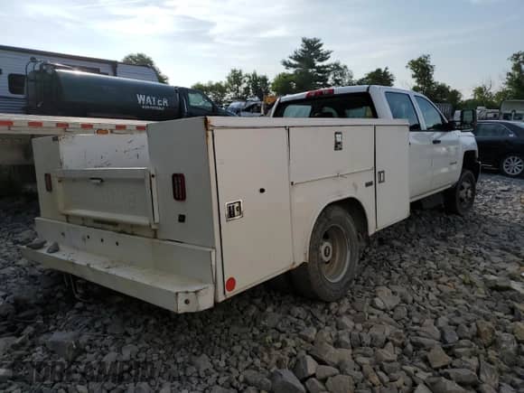 2018 Chevrolet Silverado 3500HD Work Truck с VIN 1GB4KYCY6JF124885, выставлен на аукционе Copart как лот 61154445 с пробегом 115 687 миль миль и Списание • Salvage title. История ставок и продаж доступна на DreamBid. Изображение 3.