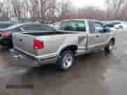 1999 Chevrolet S-10 LS z VIN 1GCCS19XXX8167877, wystawiony jako IAAI lot #41557040 z przebiegiem 136 368 mil mil oraz . Historia ofert i sprzedaży dostępna na DreamBid. Obrazek 4.