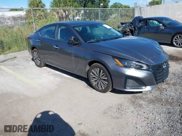 2024 Nissan Altima SV z VIN 1N4BL4DV2RN429191, wystawiony jako IAAI lot #43329014 z przebiegiem 32 138 mil mil oraz . Historia ofert i sprzedaży dostępna na DreamBid. Obrazek 1.