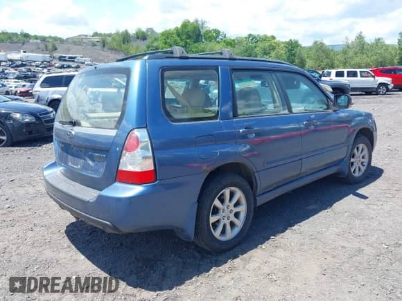 2008 Subaru Forester X with VIN JF1SG65678H731063, listed as a IAAI auction lot 42545590 with 194,526 mi miles and . Bid and sale history available at DreamBid. Image 4.