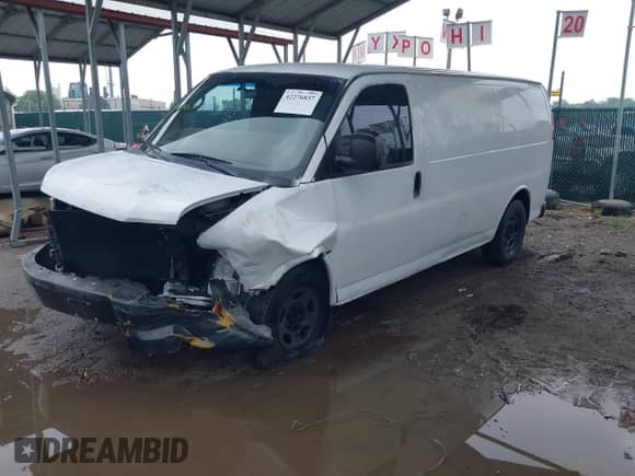 2008 Chevrolet Express Cargo with VIN 1GCFG15X981124176, listed as a IAAI auction lot 42276837 with 124,808 mi miles and . Bid and sale history available at DreamBid. Image 19.
