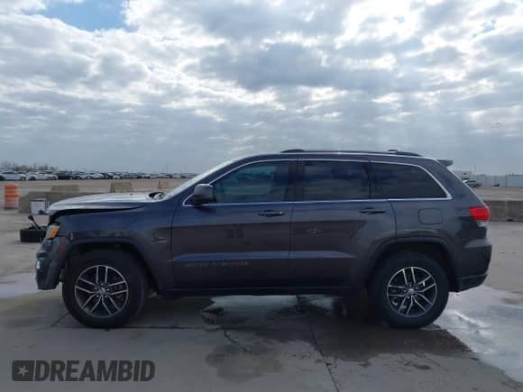 2018 Jeep Grand Cherokee Laredo z VIN 1C4RJEAG7JC450922, wystawiony jako IAAI lot #41169294 z przebiegiem 158 689 mil mil oraz . Historia ofert i sprzedaży dostępna na DreamBid. Obrazek 15.
