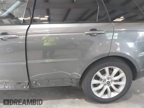 2014 Land Rover Range Rover Sport HSE with VIN SALWR2VF8EA308231, listed as a IAAI auction lot 42826551 with 120,443 mi miles and . Bid and sale history available at DreamBid. Image 18.