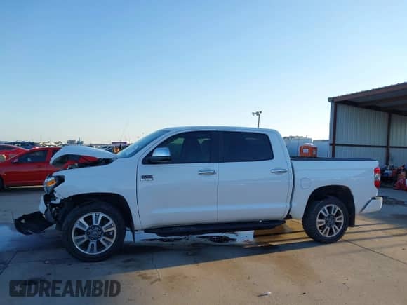 2019 Toyota Tundra SR5 с VIN 5TFAY5F11KX857951, выставлен на аукционе IAAI как лот 41149534 с пробегом 48 955 миль миль и . История ставок и продаж доступна на DreamBid. Изображение 14.