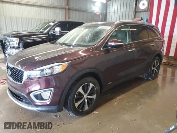 2016 Kia Sorento EX z VIN 5XYPHDA1XGG040595, wystawiony jako Copart lot #61464985 z przebiegiem 110 896 mil mil oraz Szkoda całkowita • Salvage title. Historia ofert i sprzedaży dostępna na DreamBid. Obrazek 1.