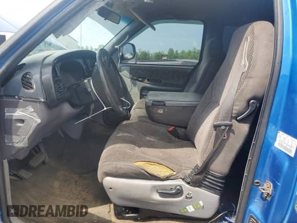 1999 Dodge 1500 z VIN 3B7HC12Z1XG228123, wystawiony jako Copart lot #59375835 z przebiegiem 199 999 mil mil oraz Szkoda całkowita • Salvage title. Historia ofert i sprzedaży dostępna na DreamBid. Obrazek 7.