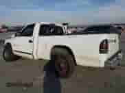2001 Dodge Dakota z VIN 1B7FL26X31S152202, wystawiony jako Copart lot #42717795 z przebiegiem Nie podano mil oraz Szkoda całkowita • Salvage title. Historia ofert i sprzedaży dostępna na DreamBid. Obrazek 2.