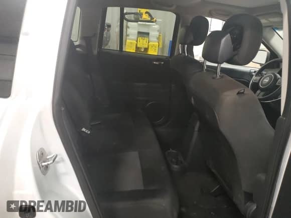 2014 Jeep Compass Sport с VIN 1C4NJDBB2ED762111, выставлен на аукционе Copart как лот 84924405 с пробегом 170 403 миль миль и Чистый • Clean title. История ставок и продаж доступна на DreamBid. Изображение 11.