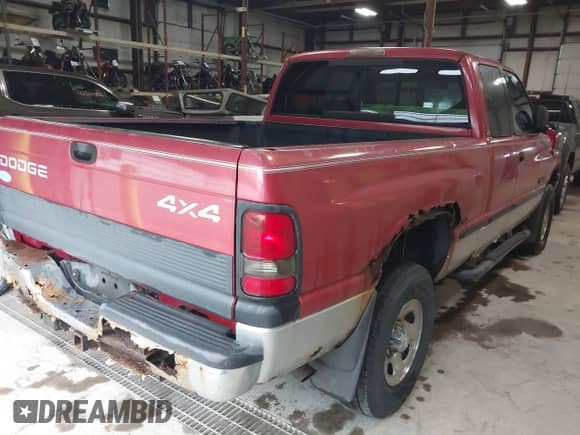 1998 Dodge 1500 с VIN 3B7HF12Z5WM236328, выставлен на аукционе IAAI как лот 42307896 с пробегом 134 476 миль миль и . История ставок и продаж доступна на DreamBid. Изображение 4.