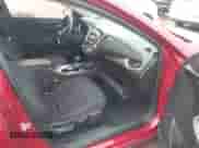 2016 Chevrolet Malibu LT z VIN 1G1ZE5ST5GF325787, wystawiony jako IAAI lot #41556484 z przebiegiem 110 612 mil mil oraz . Historia ofert i sprzedaży dostępna na DreamBid. Obrazek 5.