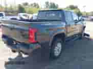2024 Toyota Tacoma TRD Off Road с VIN 3TMLB5JN2RM081933, выставлен на аукционе IAAI как лот 43173729 с пробегом 10 704 миль миль и . История ставок и продаж доступна на DreamBid. Изображение 4.