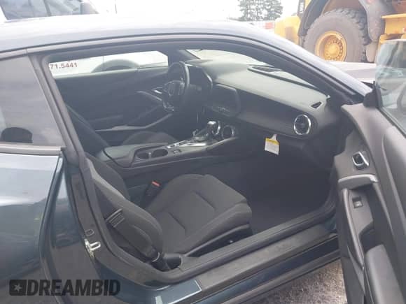 2022 Chevrolet Camaro 1LT с VIN 1G1FB1RS5N0107138, выставлен на аукционе IAAI как лот 43079801 с пробегом 53 391 миль миль и . История ставок и продаж доступна на DreamBid. Изображение 5.