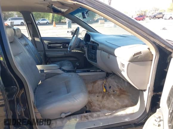 1996 Chevrolet Caprice 1SA Special Value с VIN 1G1BL52P5TR108193, выставлен на аукционе IAAI как лот 43175504 с пробегом Не указан миль и . История ставок и продаж доступна на DreamBid. Изображение 5.