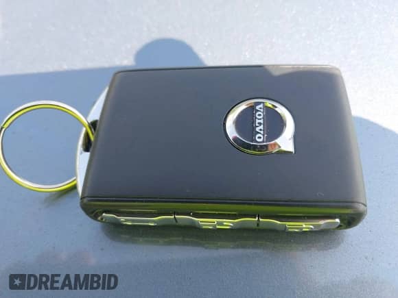 2024 Volvo S60 Plus Dark Theme z VIN 7JRL12FL1RG305360, wystawiony jako IAAI lot #42554764 z przebiegiem 15 613 mil mil oraz . Historia ofert i sprzedaży dostępna na DreamBid. Obrazek 11.