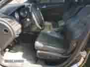 2012 Chrysler 300 S z VIN 2C3CCAJT1CH115973, wystawiony jako Copart lot #58032535 z przebiegiem 83 252 mil mil oraz Szkoda całkowita • Salvage title. Historia ofert i sprzedaży dostępna na DreamBid. Obrazek 7.