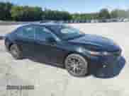 2021 Toyota Camry SE Nightshade z VIN 4T1G11AK8MU591870, wystawiony jako Copart lot #71969245 z przebiegiem 105 910 mil mil oraz Szkoda całkowita • Salvage title. Historia ofert i sprzedaży dostępna na DreamBid. Obrazek 4.