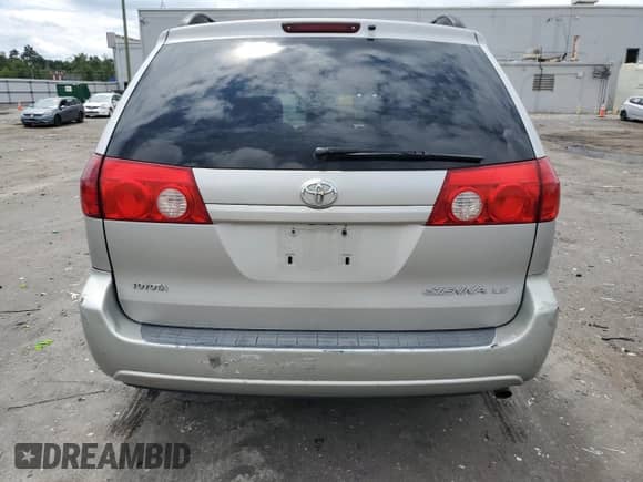 2008 Toyota Sienna CE with VIN 5TDZK23C68S163148, listed as a Copart auction lot 65340415 with 308,869 mi miles and Clean title. Bid and sale history available at DreamBid. Image 6.